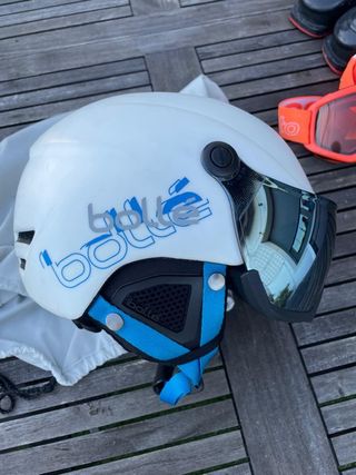 Casco de esquí con visor integrado