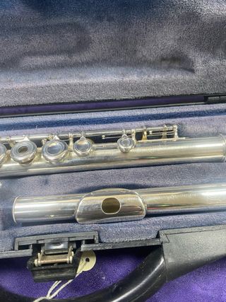 Flauta travesera con estuche