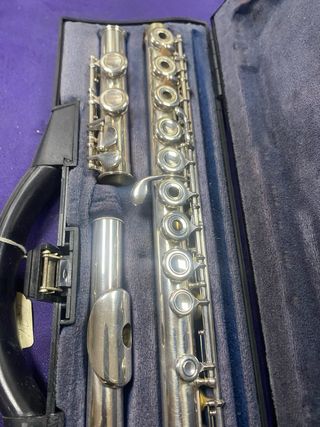 Flauta travesera con estuche