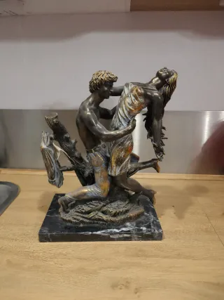 Figura de pareja en bronce y mármol