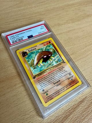 Carta Pokémon Kabuto 1st Ed. PSA 9 Fossil. 1999