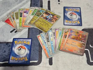 Lote 20 Cartas Pokémon TCG Surging Sparks