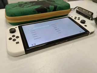 CONSOLA NINTENDO SWITCH OLED (CONSOLA + JOYCONS)