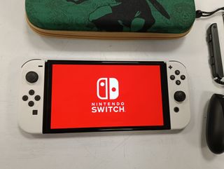 CONSOLA NINTENDO SWITCH OLED (CONSOLA + JOYCONS)