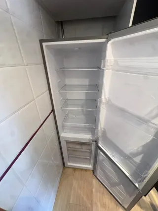 Nevera Corberó plateada