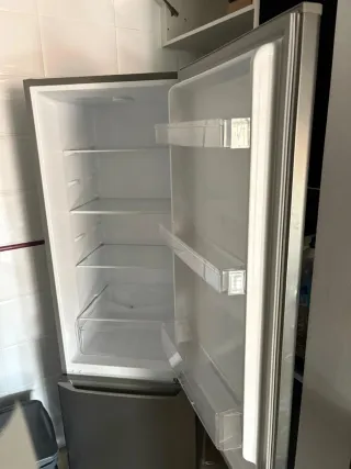 Nevera Corberó plateada