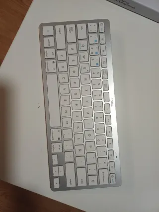 Teclado Inalámbrico Trust Bluetooth QWERTY