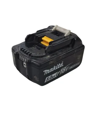 Taladro Percutor Makita con 2 Baterías y Cargador