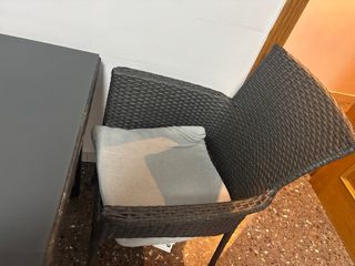 Mesa y 2 sillas exterior ratán