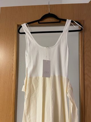 Vestido combinado beige y blanco