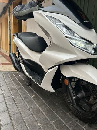 Honda PCX 2024 Maxi Scooter