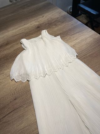 Mono blanco niña plisado