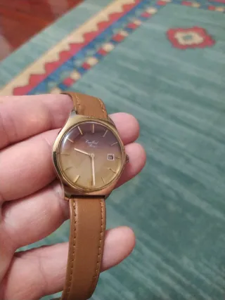 Reloj Cupillard de cuerda dorado