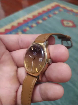 Reloj Cupillard de cuerda dorado