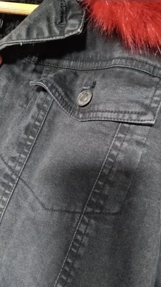 Cazadora vaquera negra con borreguito