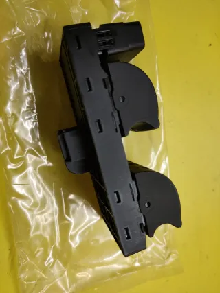 BOTONERA ELEVALUNAS AUDI A4 B6 A4 B7 SEAT EXEO