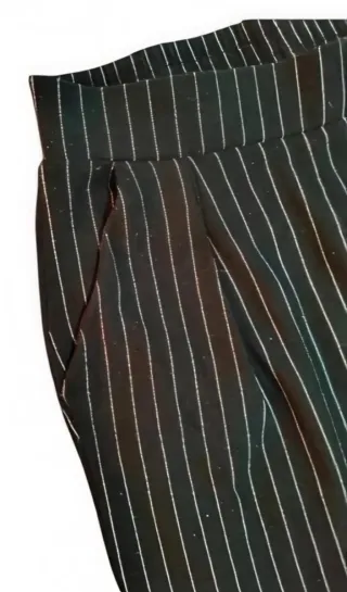 Pantalón rayas blancas Stradivarius Talla S