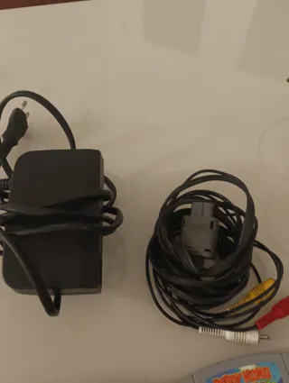 Nintendo 64 com 2 comandos e jogos