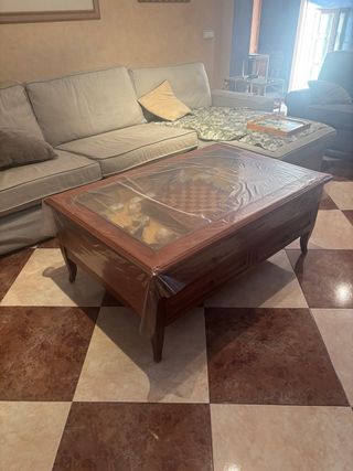 Mesa de centro de madera y cristal