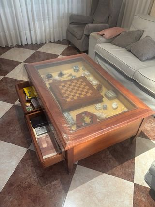 Mesa de centro de madera y cristal