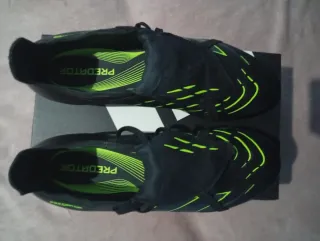 Botas Adidas Predator con lengüeta sin usar