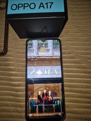 Oppo A17 con custodia e scatola