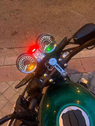 Kawasaki z650rs Verde. Año 2022. A2