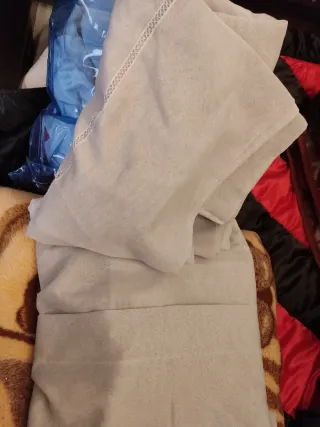 Cortinas dormitorio y cocina beige/blanco