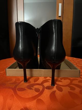 Botines negros tacón fino
