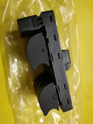 BOTONERA ELEVALUNAS AUDI A4 B6 A4 B7 SEAT EXEO