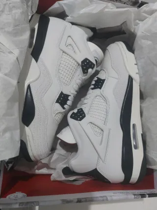 Jordan 4 Flight Club  A estrenar. Talla 43.