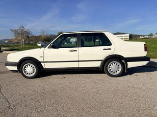 Volkswagen Jetta 1.6 AIRE ACONDICIONADO!!!