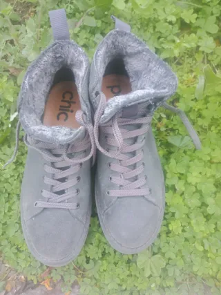 Scarponcini da uomo Panchic grigi con pelliccia