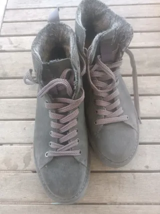 Scarponcini da uomo Panchic grigi con pelliccia