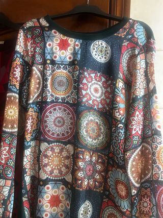 Lote 2 camisas satinadas estampadas