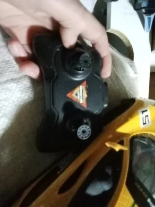 Coche teledirigido tiburón