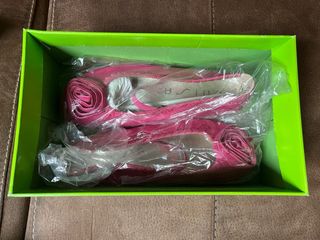 Bailarinas rosas con flor