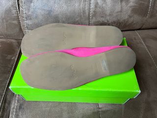 Bailarinas rosas con flor