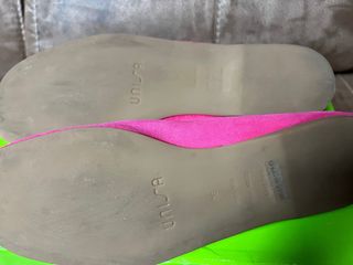 Bailarinas rosas con flor