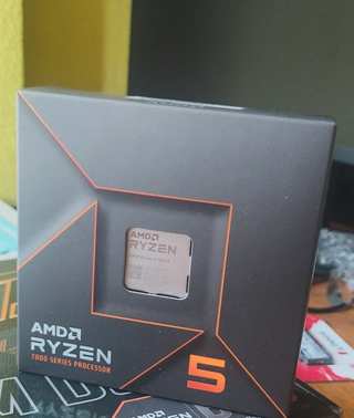 PC RTX 3080 + Ryzen 5 7600x + LG 27'' QHD 200Hz