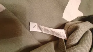 Conjunto verde y blanco con corazones