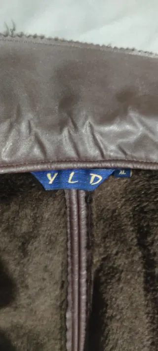 Chaquetón de piel marrón