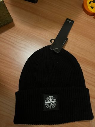 Cappello Stone Island nero nuovo