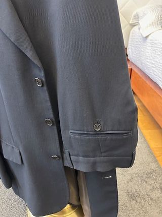 Traje Caramelo con chaleco negro de caballero