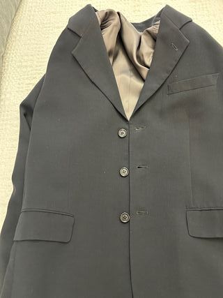 Traje Caramelo con chaleco negro de caballero