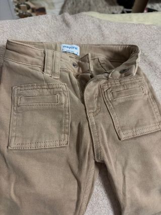 Pantalones vaqueros niña azul y beige (2 años)