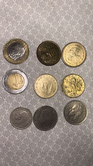 Lote de monedas antiguas: Pesetas e italianas