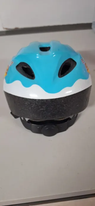 Casco bici infantil azul con animales