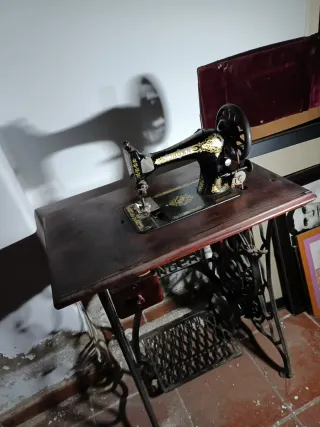 Máquina de coser Singer antigua