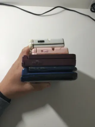 Lote 4 Nintendo DS lite, DSi XL y New 3DS XL